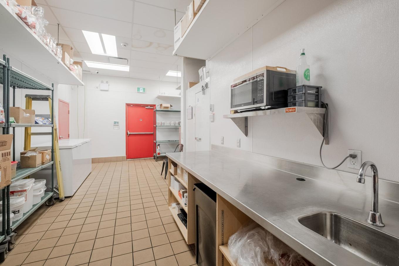 Rangement - 50 Rue Merry N., Magog, QC - Indoor