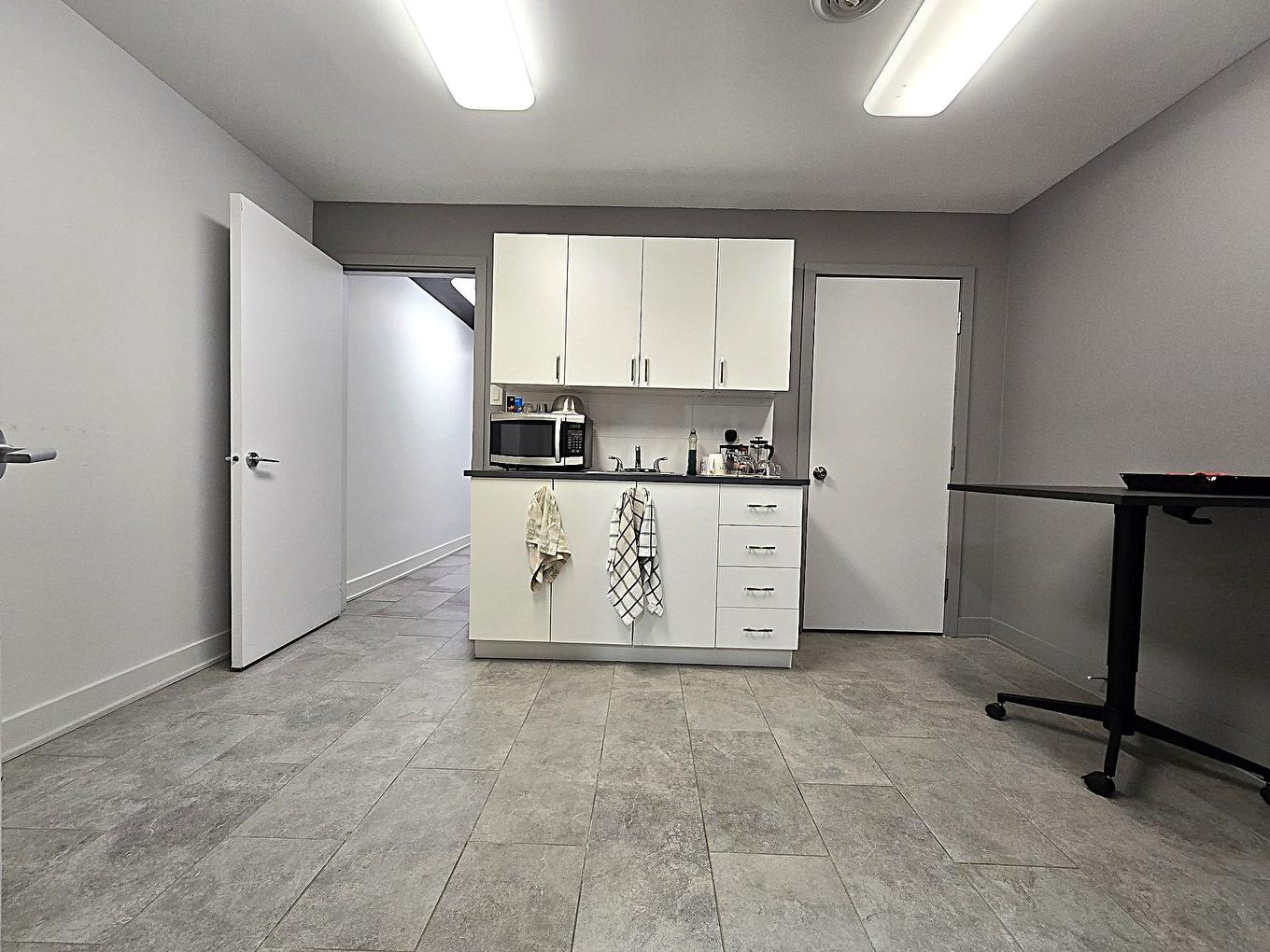 Kitchen - 3595 Boul. De La Grande-Allée, Boisbriand, QC - Indoor Photo Showing Kitchen