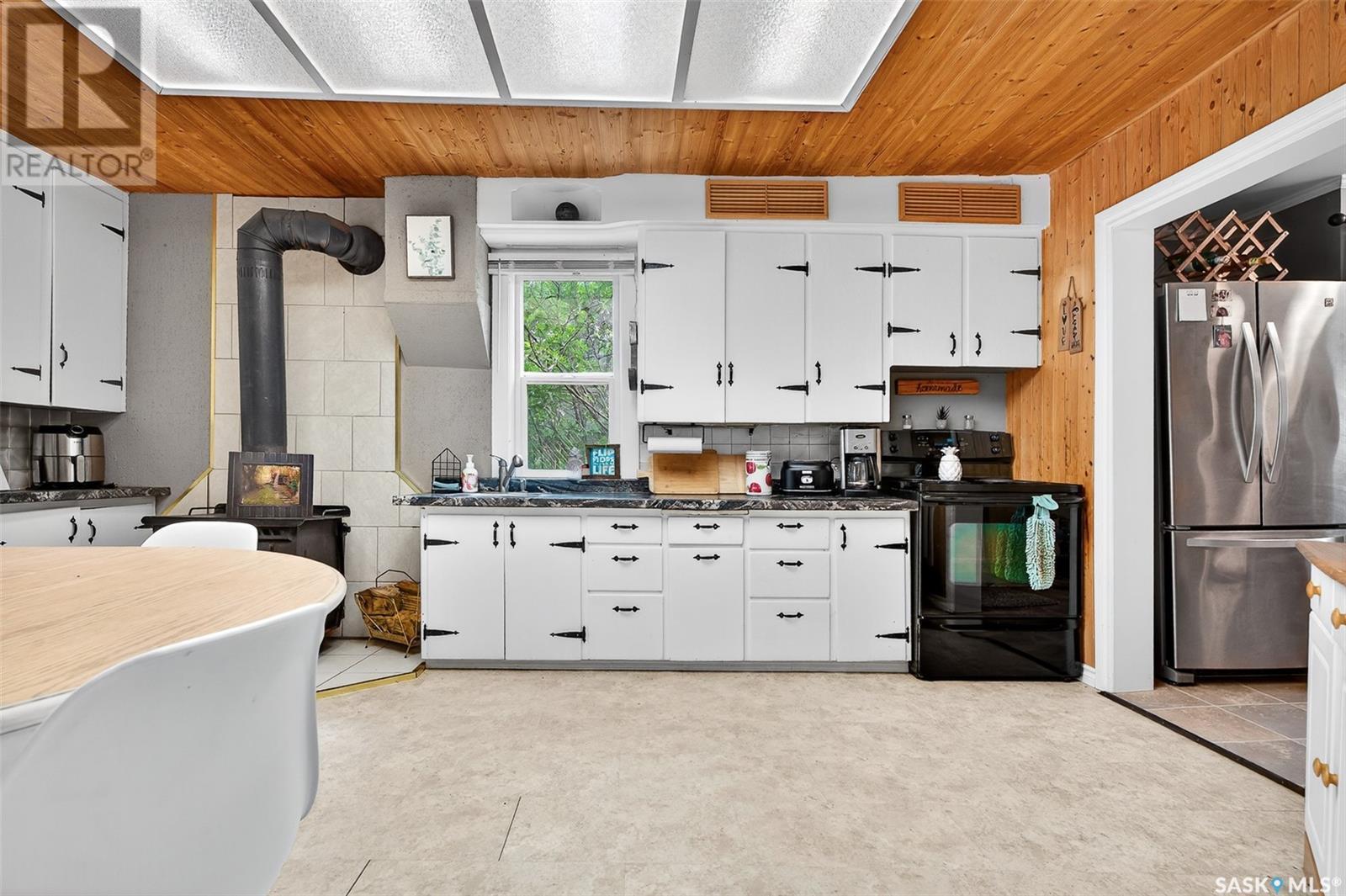 3 Elliott Drive, Sun Valley, SK - Indoor Photo Showing Kitchen