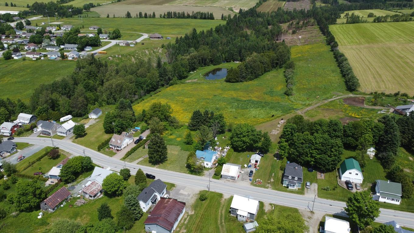 Photo aérienne - 68 Rue St-Pierre, Saint-Pierre-De-Broughton, QC