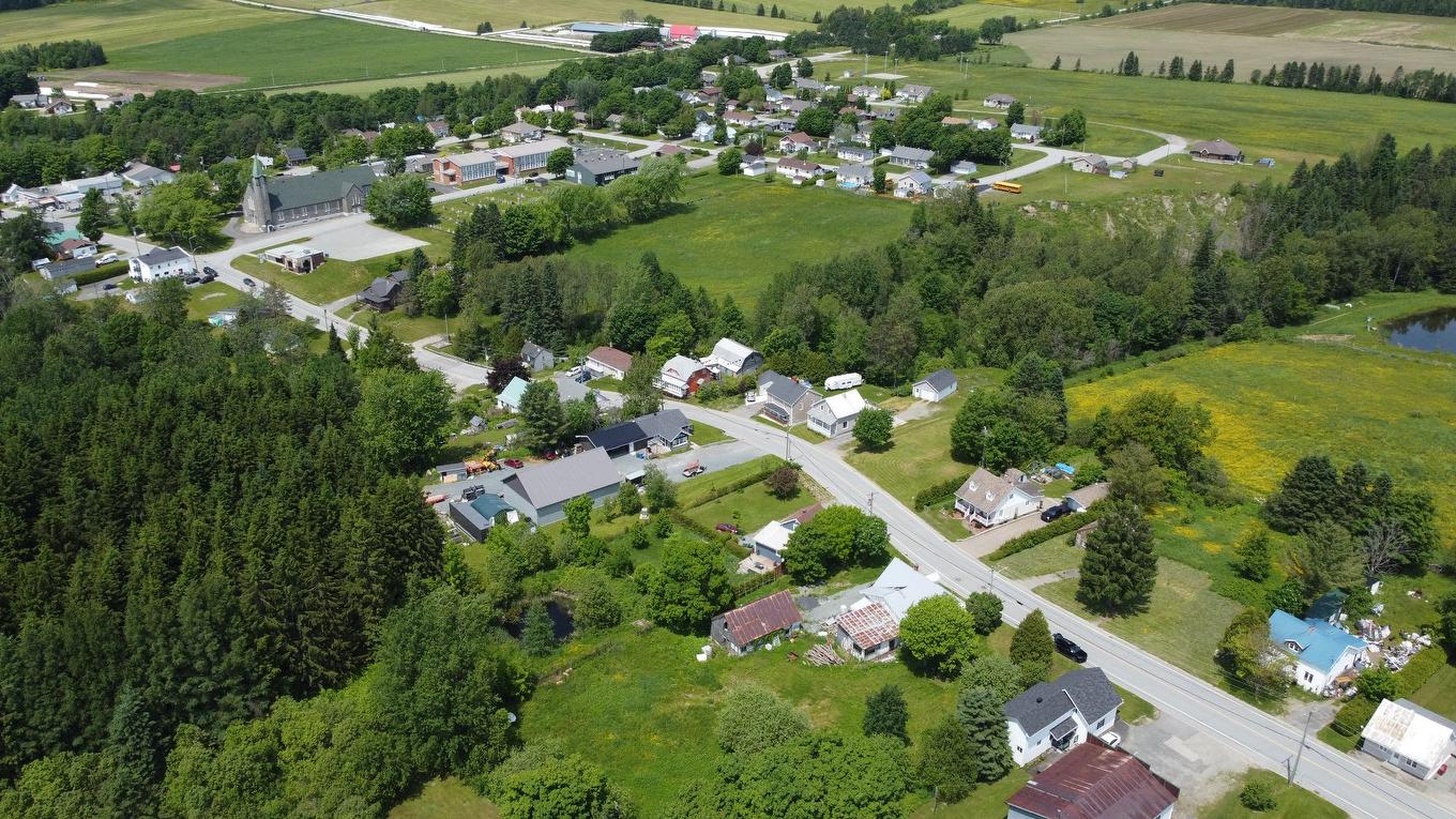 Photo aérienne - 68 Rue St-Pierre, Saint-Pierre-De-Broughton, QC