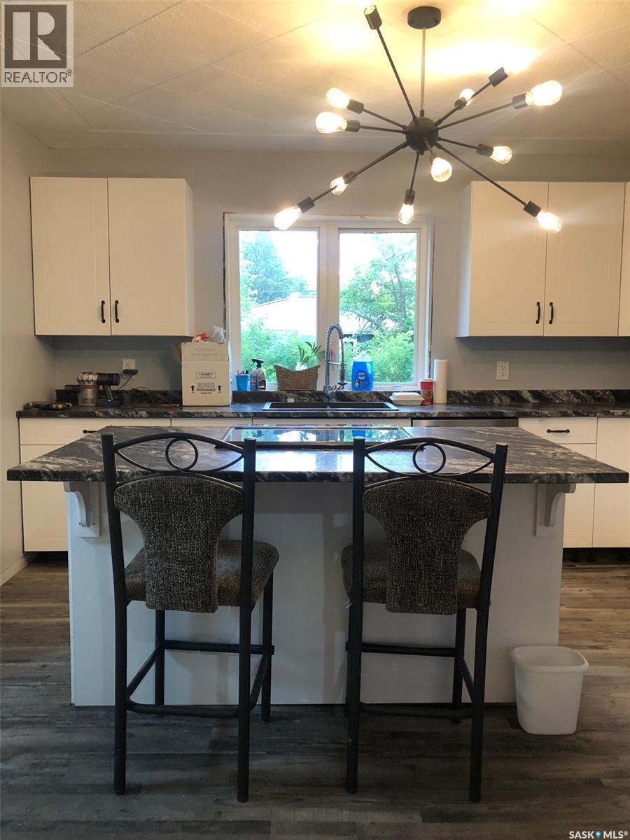 230 2Nd Avenue W, Canora, SK - Indoor Photo Showing Kitchen