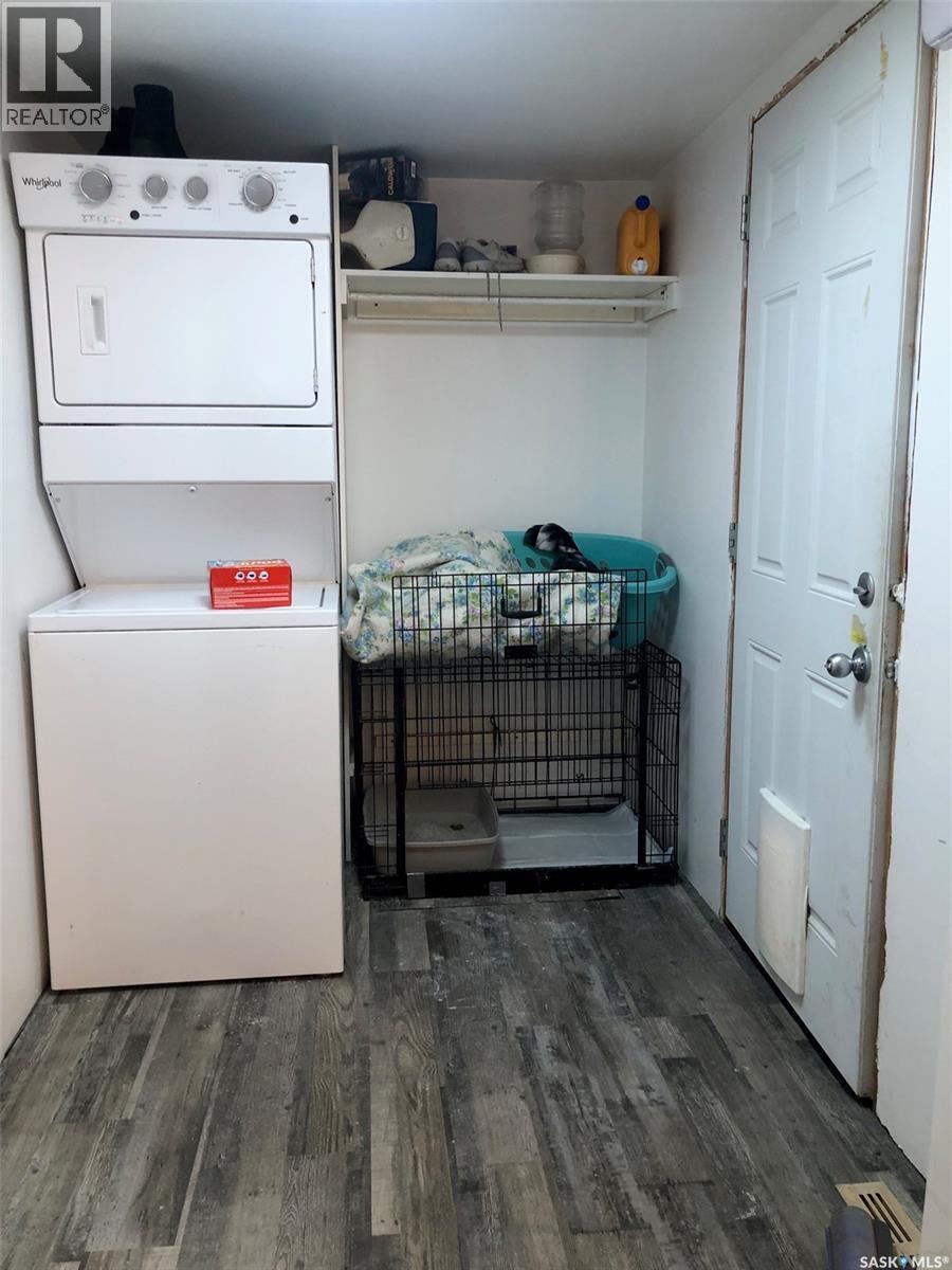 230 2Nd Avenue W, Canora, SK - Indoor Photo Showing Laundry Room