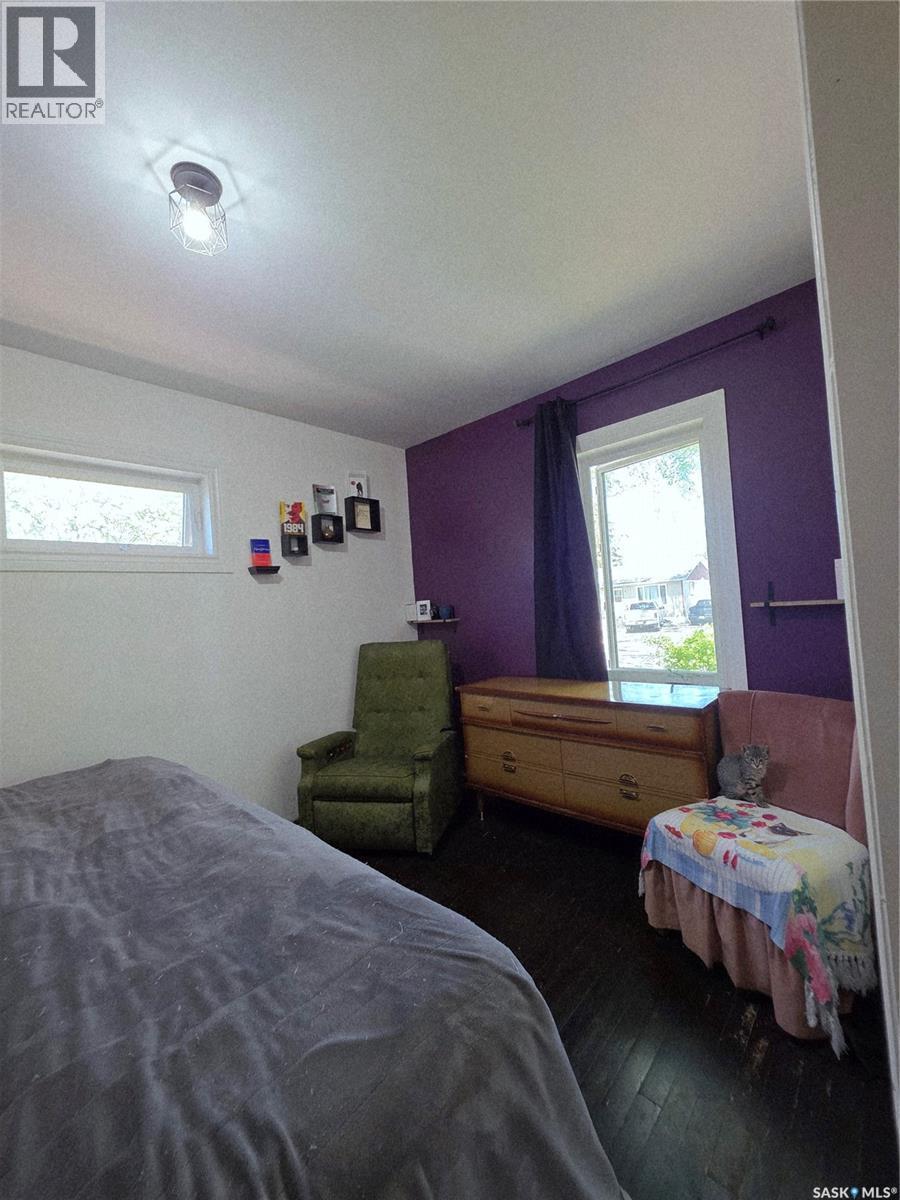 230 2Nd Avenue W, Canora, SK - Indoor Photo Showing Bedroom