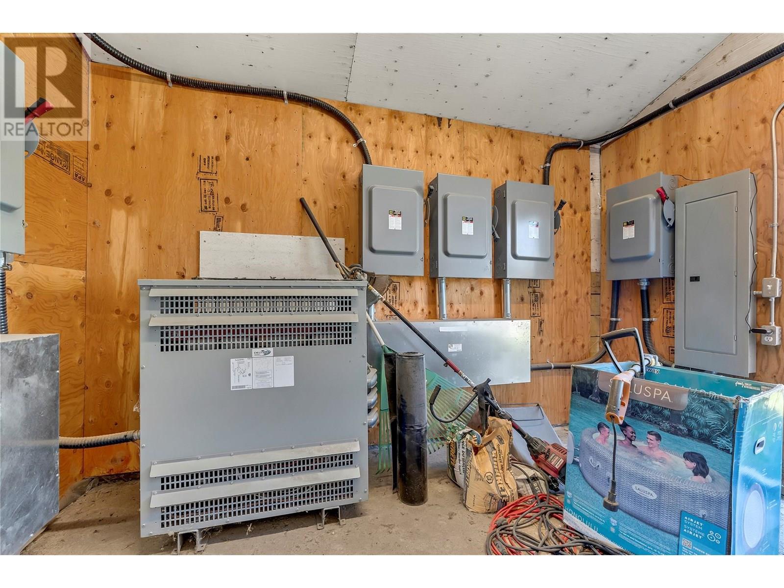 3803 Mclean Creek Road, Okanagan Falls, BC - Indoor