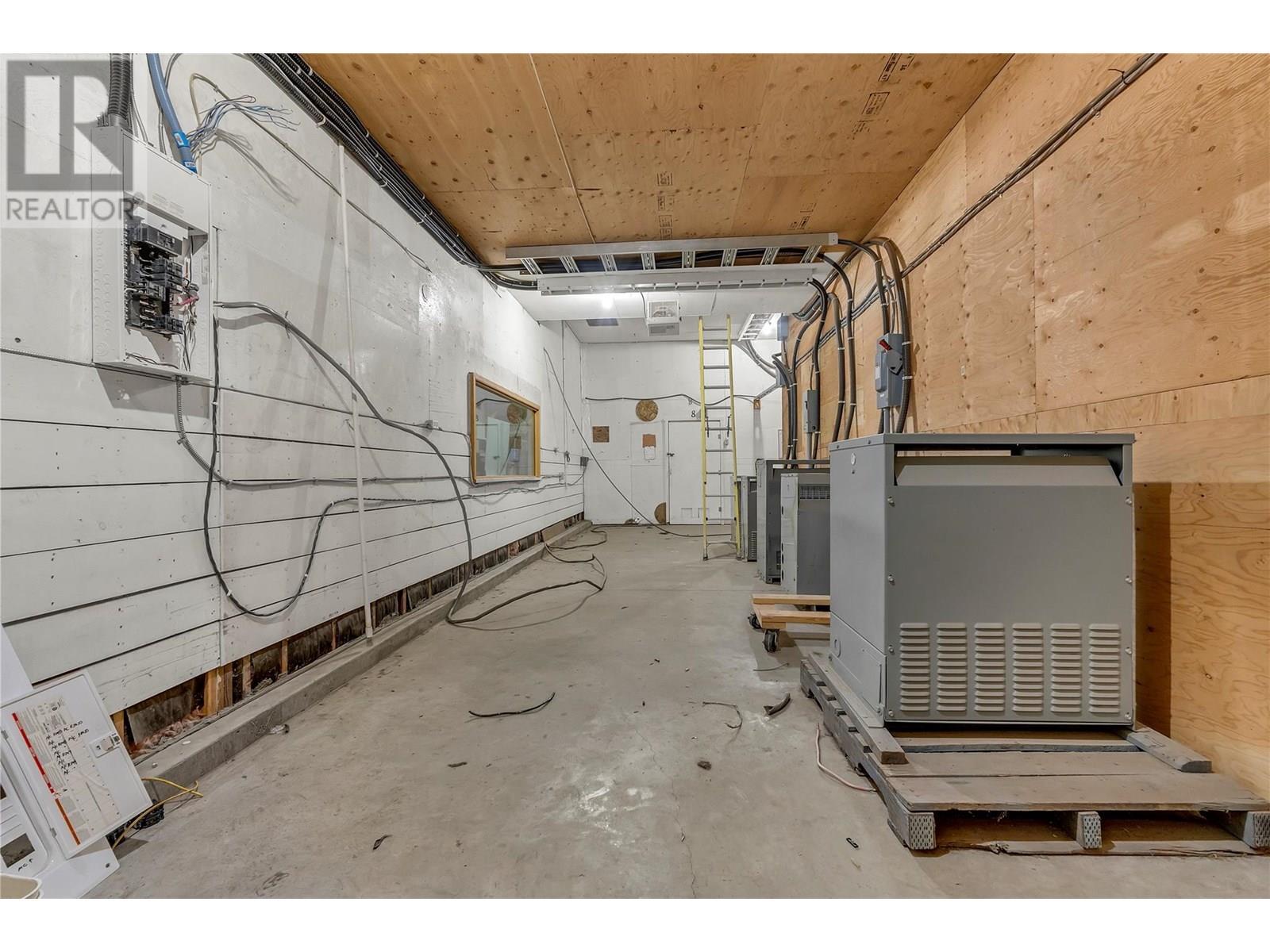 3803 Mclean Creek Road, Okanagan Falls, BC - Indoor