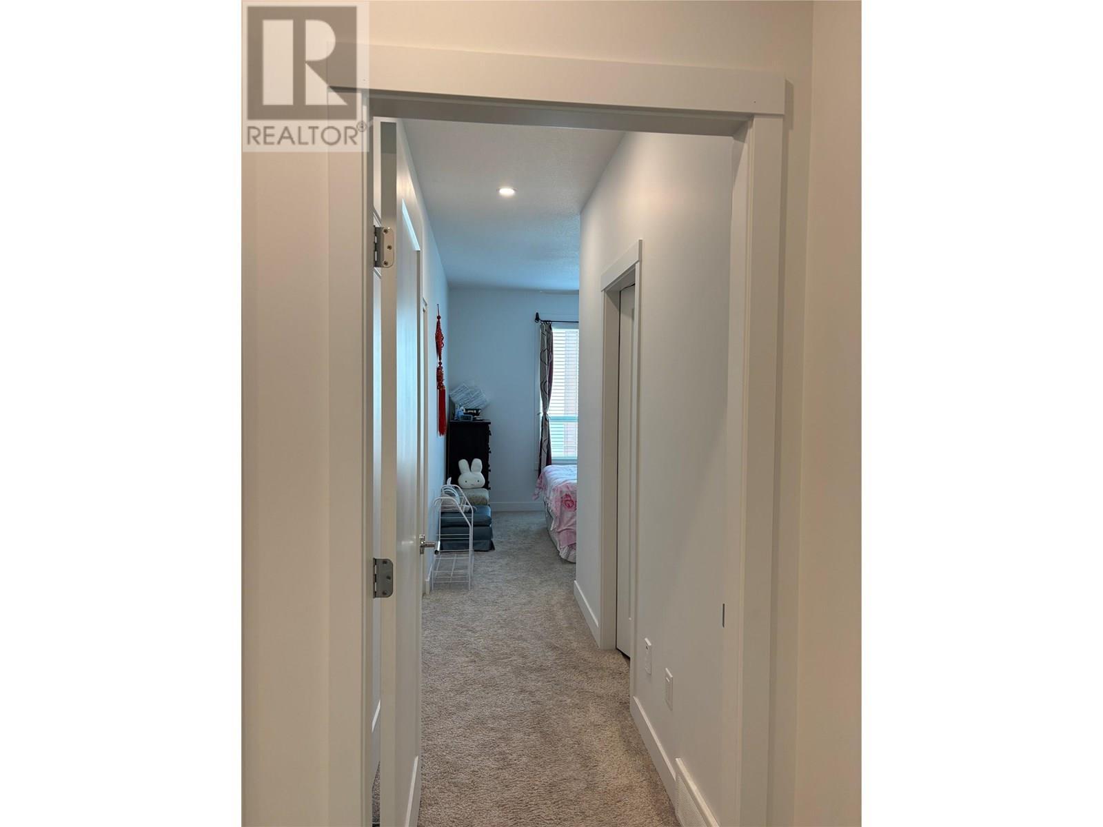 Hallway to Primary - 610 Academy Way Unit# 363, Kelowna, BC - Indoor Photo Showing Other Room