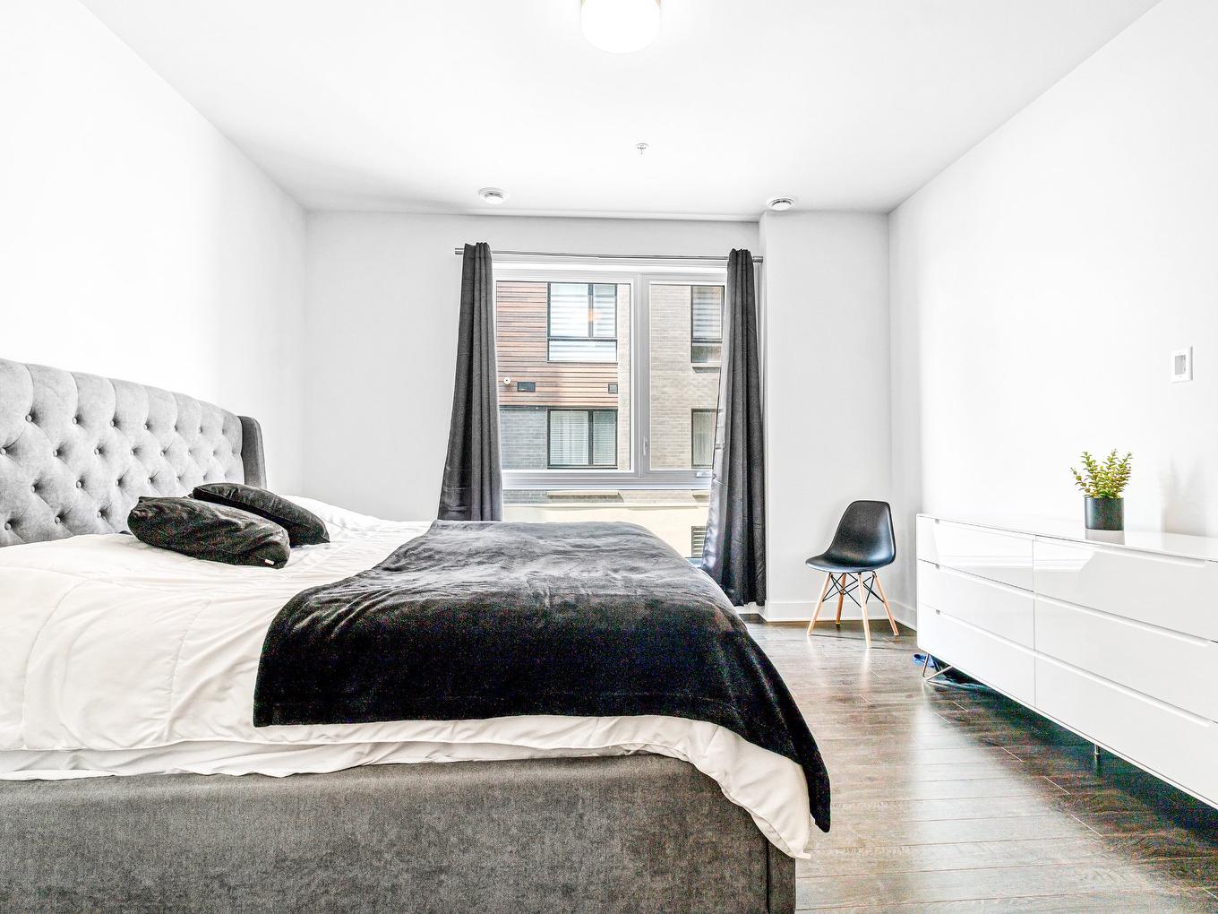 Primary bedroom - 104-11980 Rue D'Amboise, Mirabel, QC - Indoor Photo Showing Bedroom