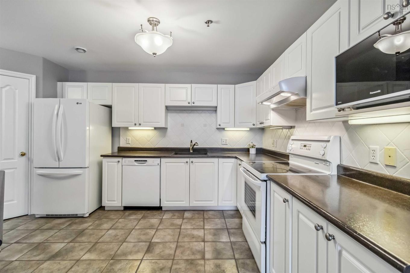 102 10 Regency Park Drive, Halifax, NS