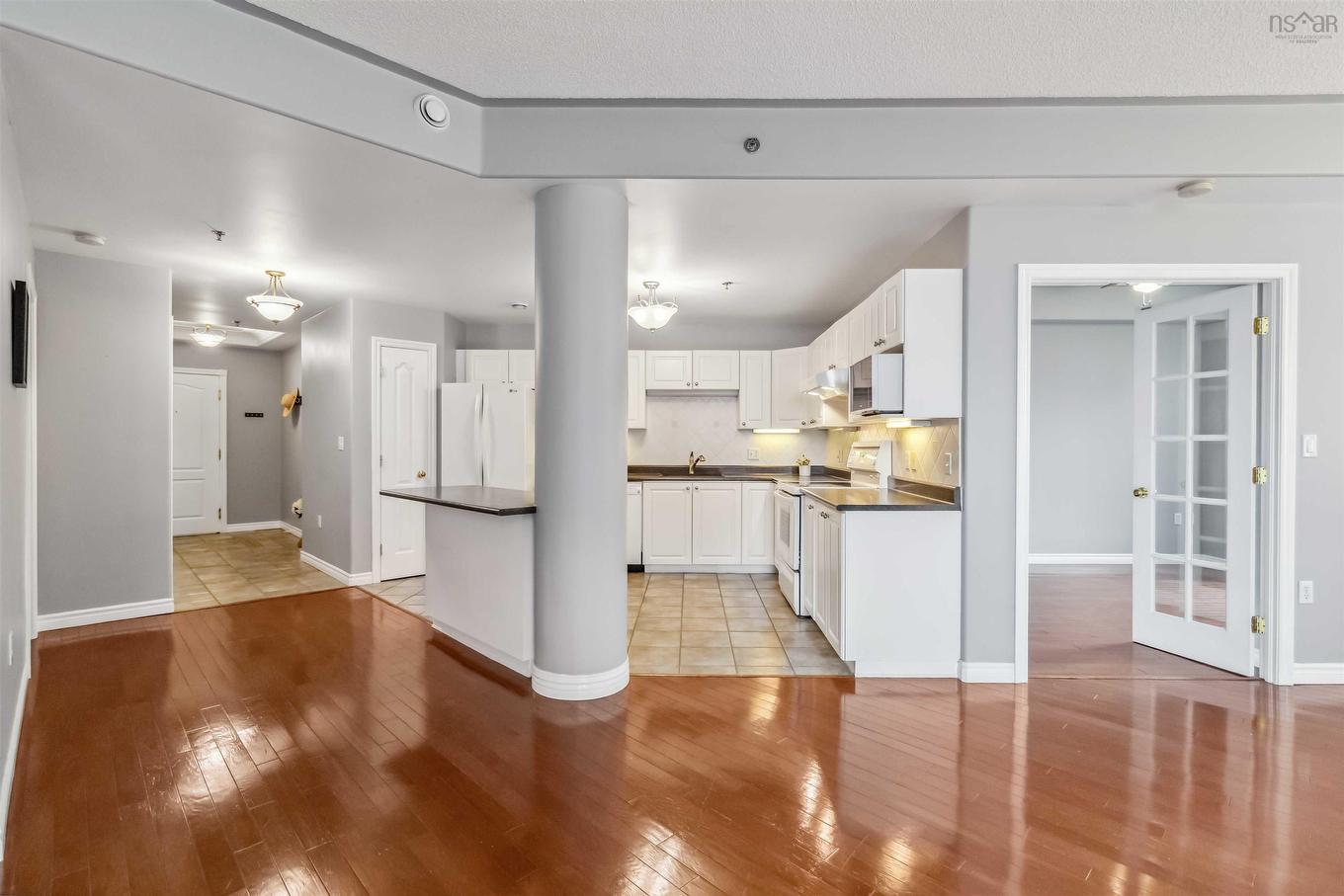 102 10 Regency Park Drive, Halifax, NS