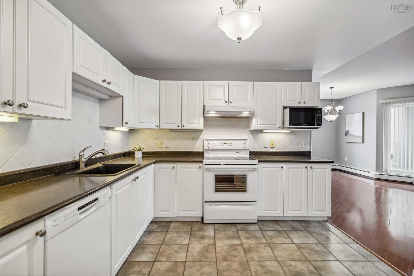 102 10 Regency Park Drive, Halifax, NS