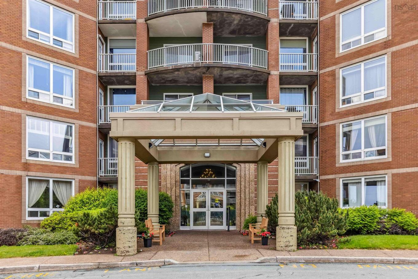 102 10 Regency Park Drive, Halifax, NS