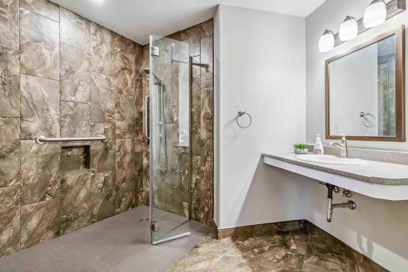 102 10 Regency Park Drive, Halifax, NS