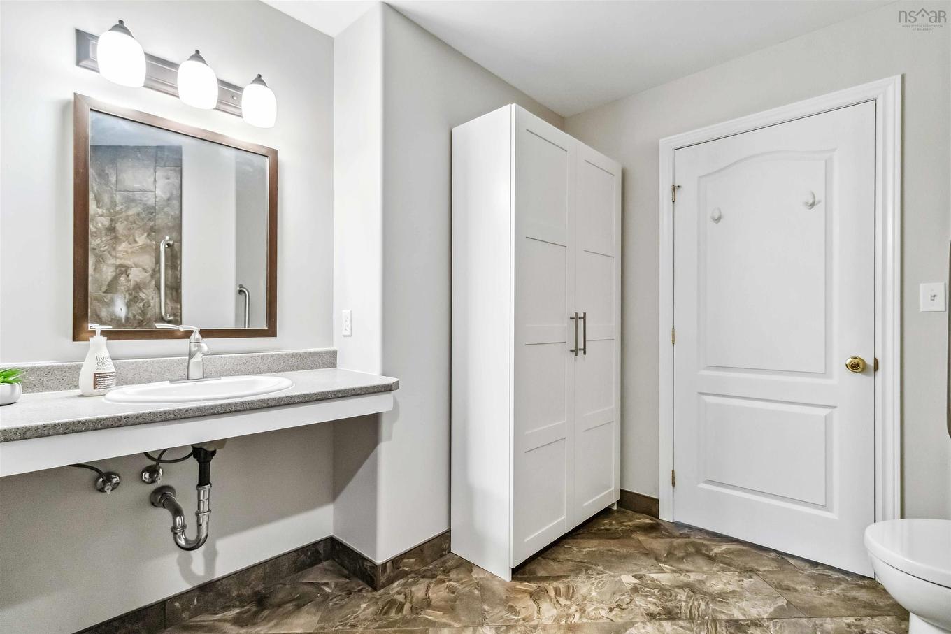 102 10 Regency Park Drive, Halifax, NS