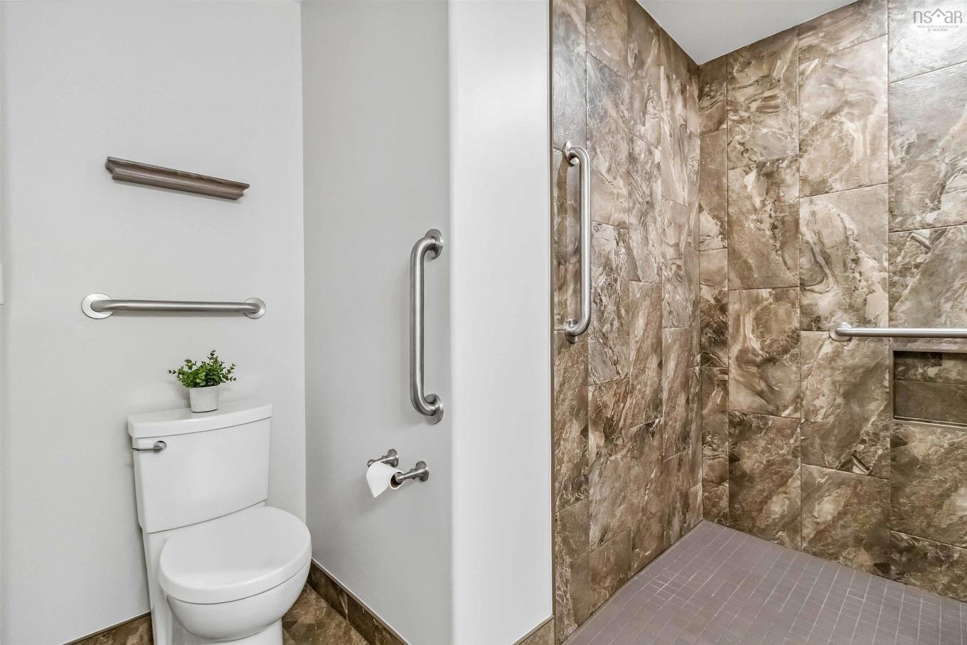 102 10 Regency Park Drive, Halifax, NS