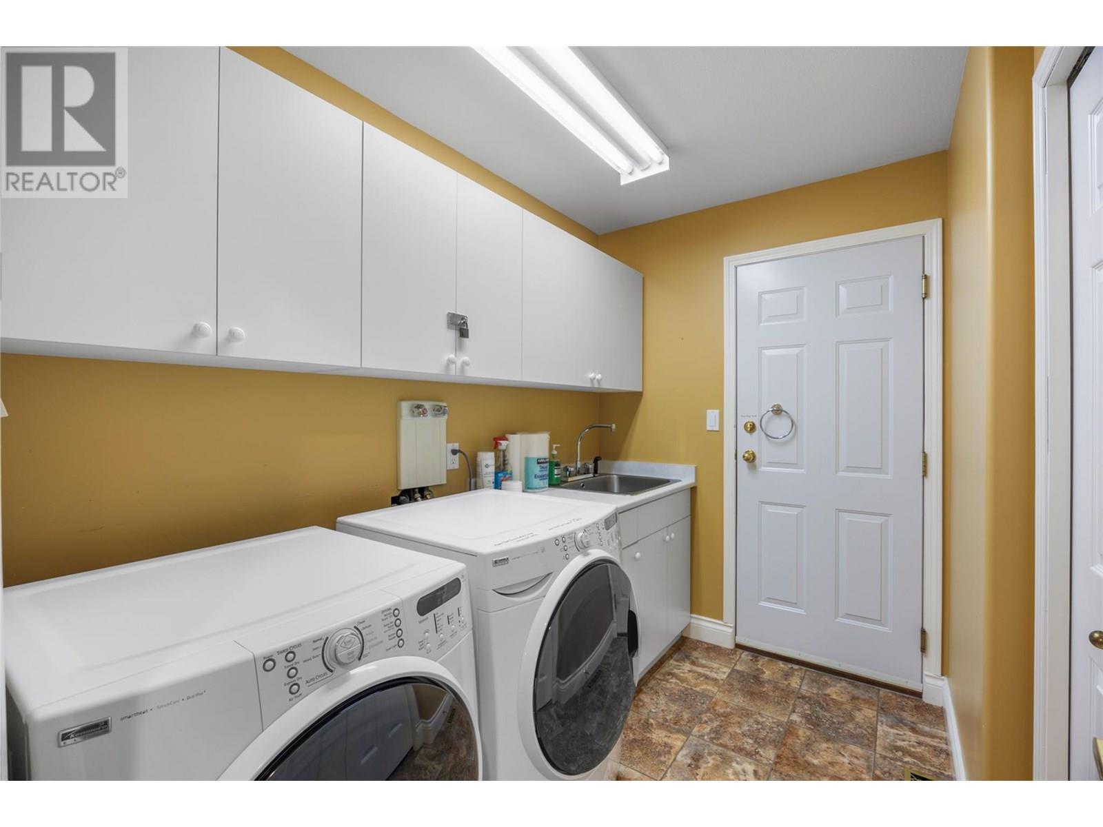 3789 Zinck Road, Scotch Creek, BC - Indoor Photo Showing Laundry Room