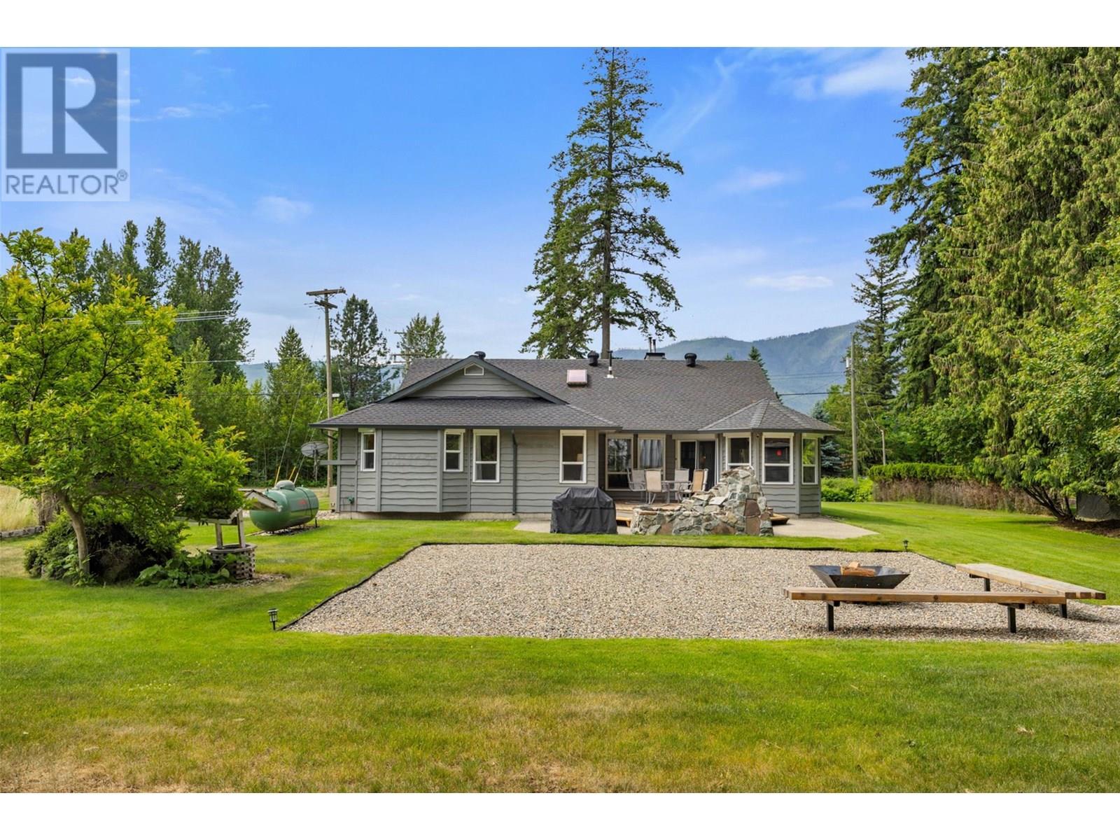 3789 Zinck Road, Scotch Creek, BC - Outdoor