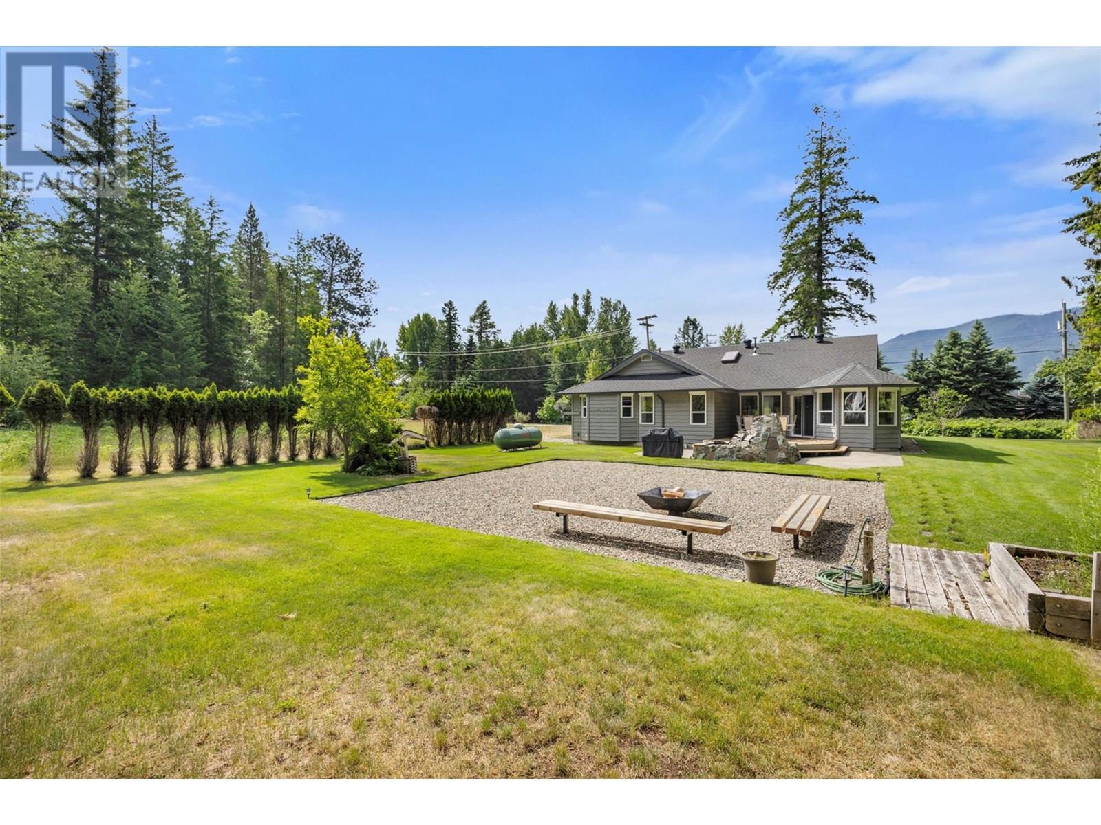 3789 Zinck Road, Scotch Creek, BC - Outdoor