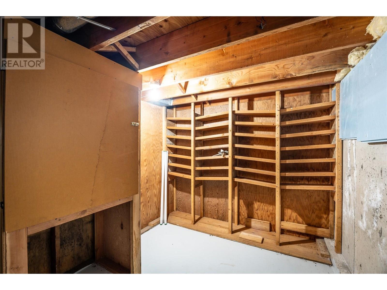 3789 Zinck Road, Scotch Creek, BC - Indoor