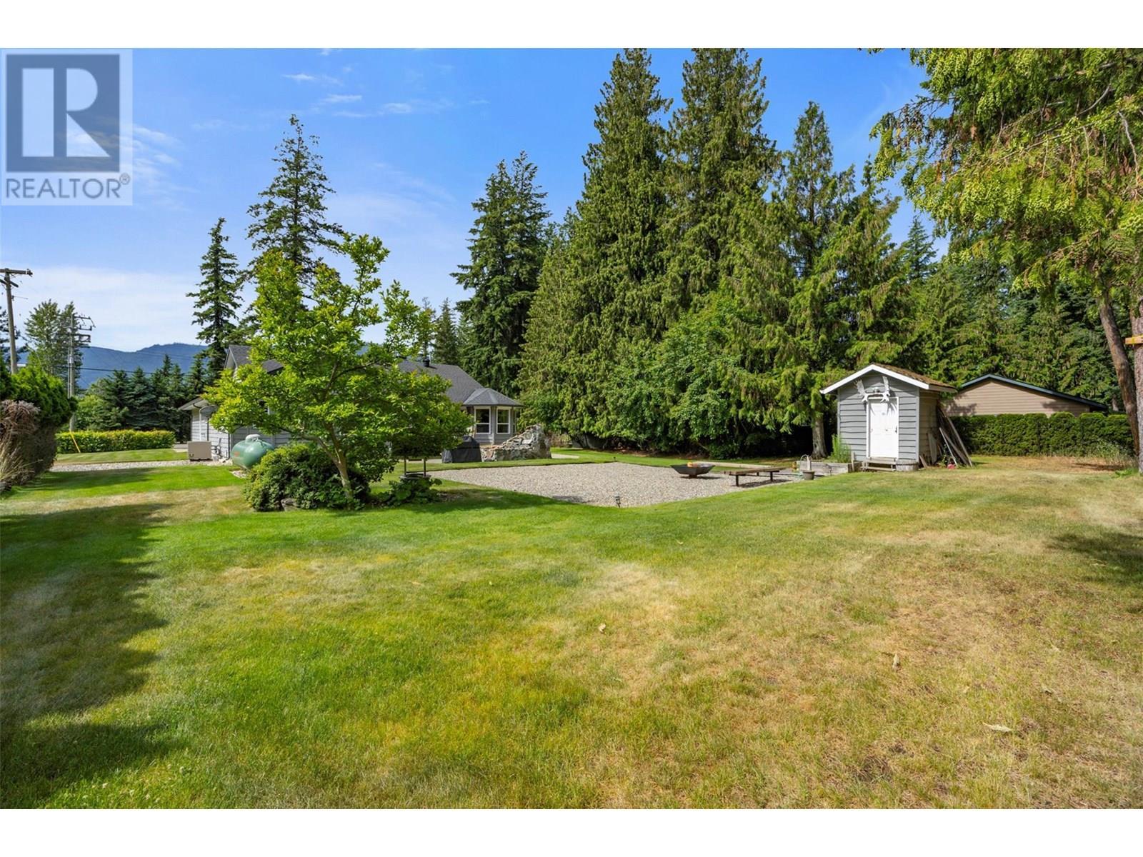 3789 Zinck Road, Scotch Creek, BC - Outdoor