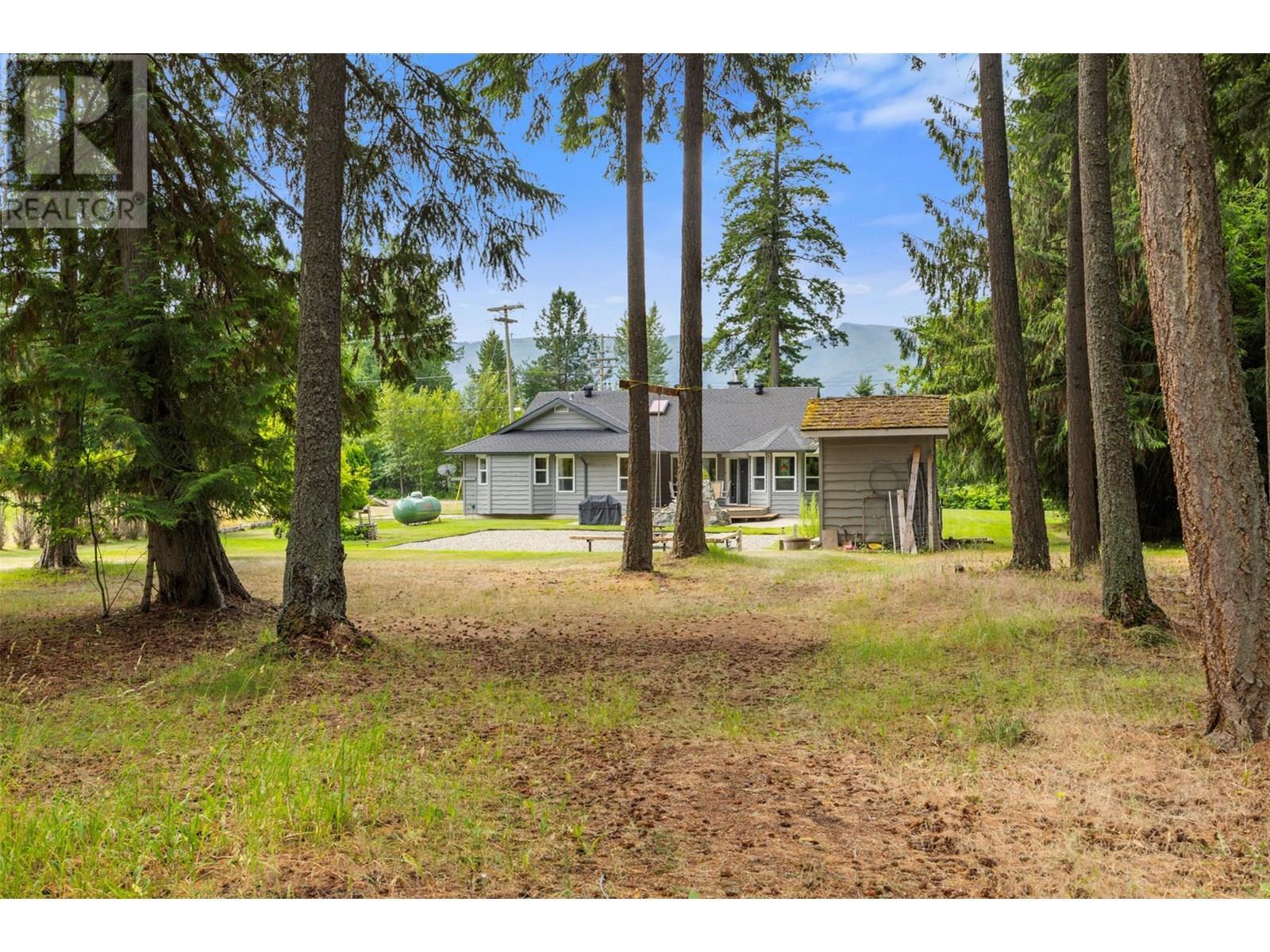 3789 Zinck Road, Scotch Creek, BC - Outdoor