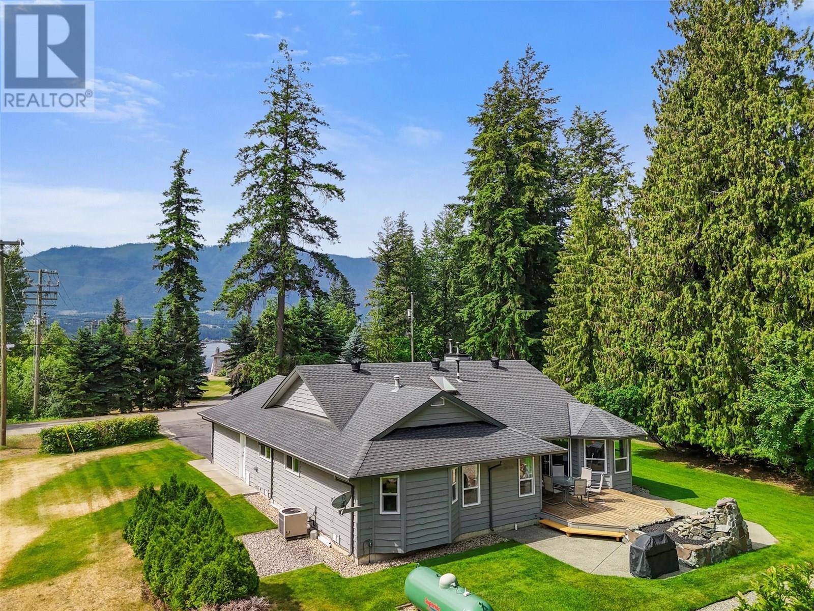 3789 Zinck Road, Scotch Creek, BC - Outdoor