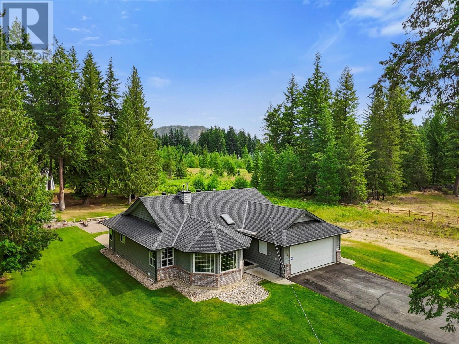 3789 Zinck Road, Scotch Creek, BC - Outdoor