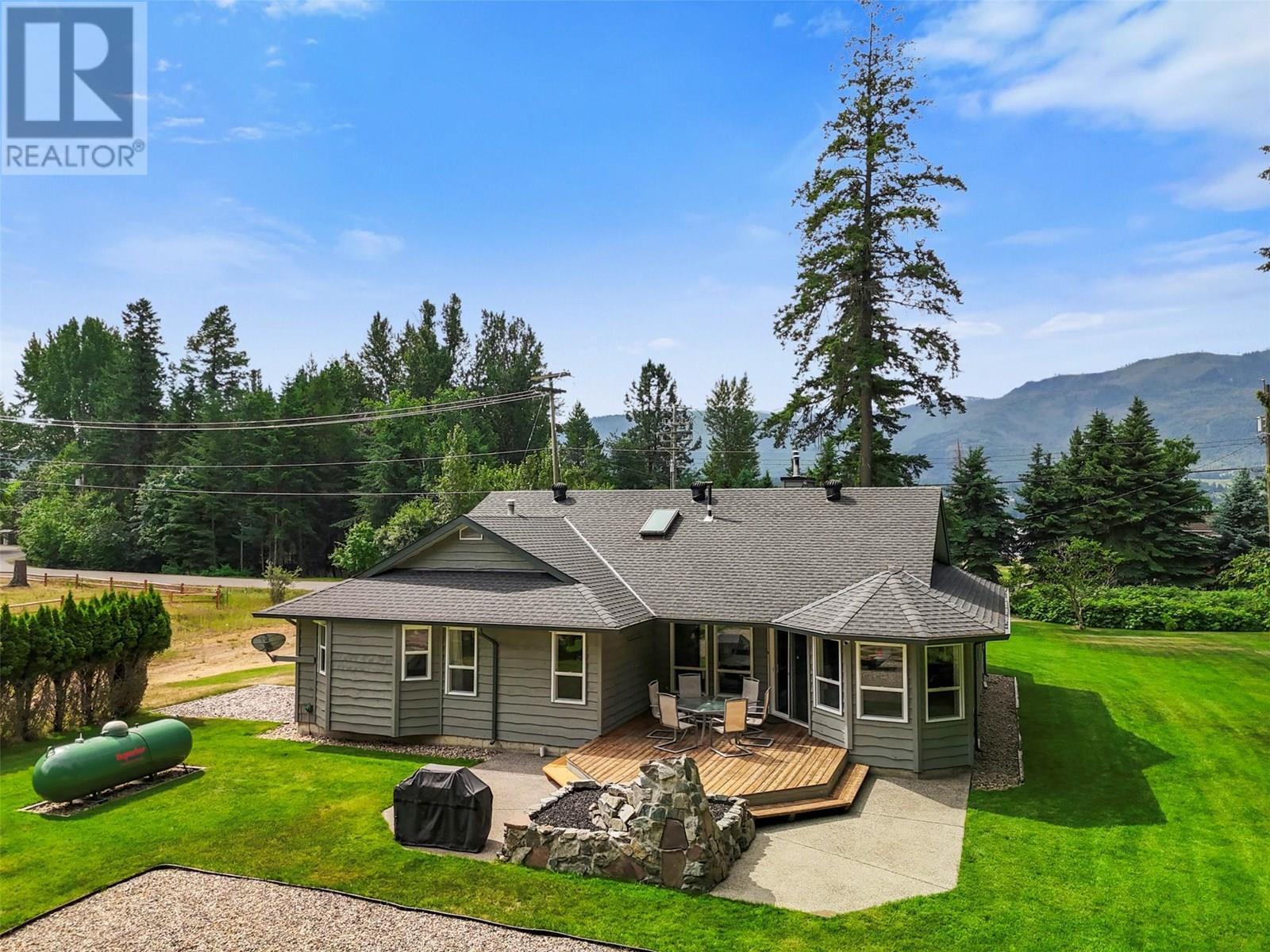 3789 Zinck Road, Scotch Creek, BC - Outdoor