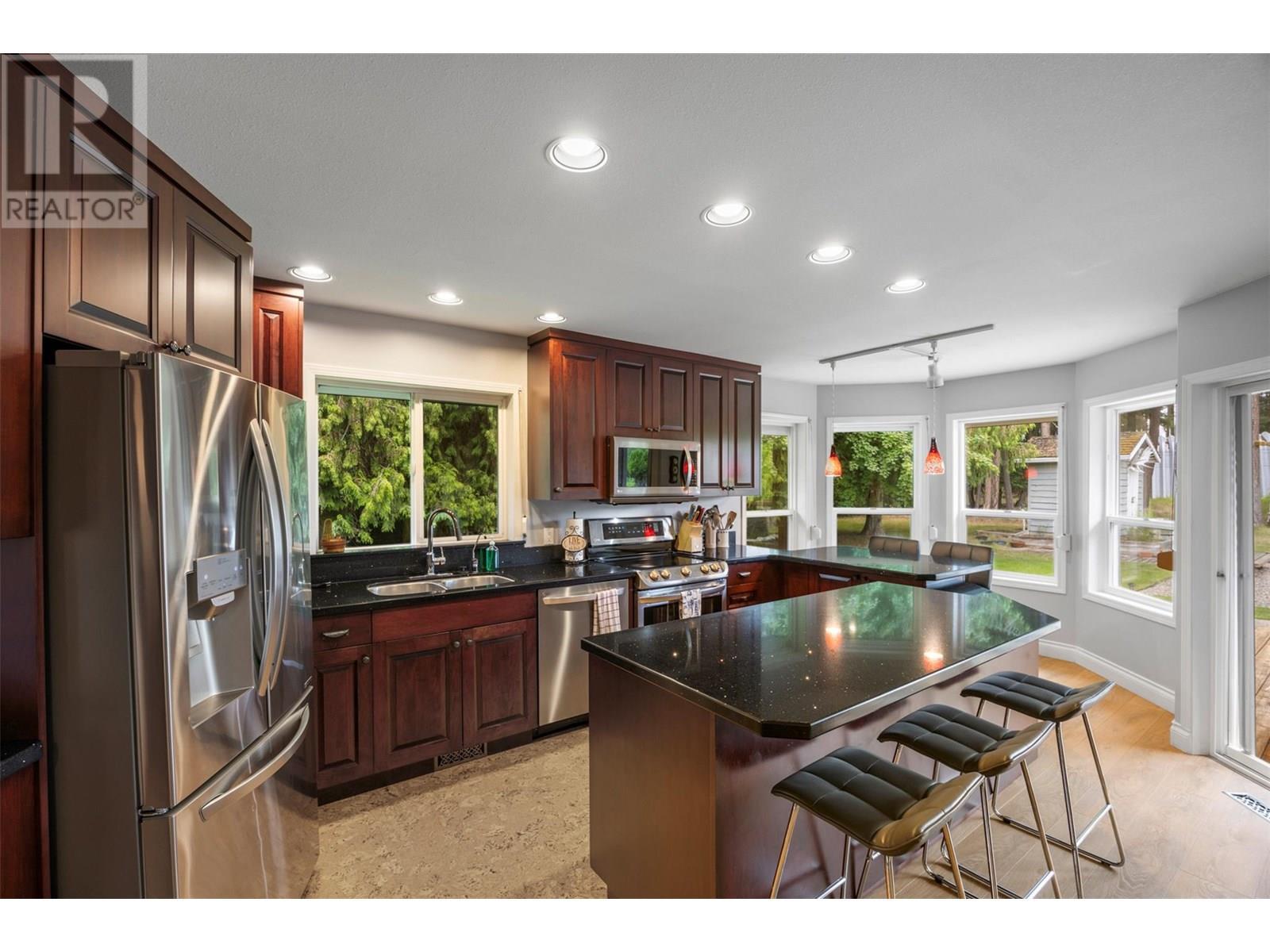 3789 Zinck Road, Scotch Creek, BC - Indoor Photo Showing Kitchen