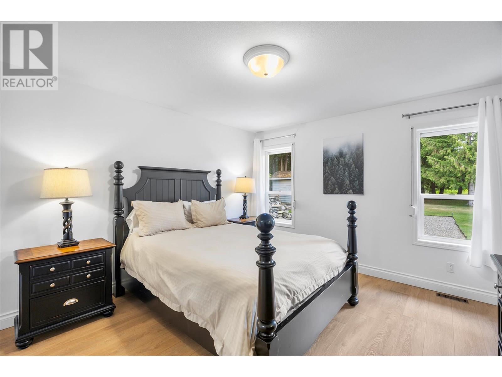 3789 Zinck Road, Scotch Creek, BC - Indoor Photo Showing Bedroom