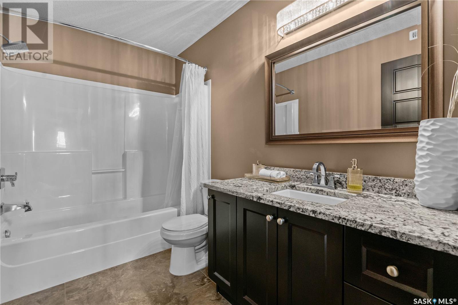 4818 Sandpiper Crescent E, Regina, SK - Indoor Photo Showing Bathroom