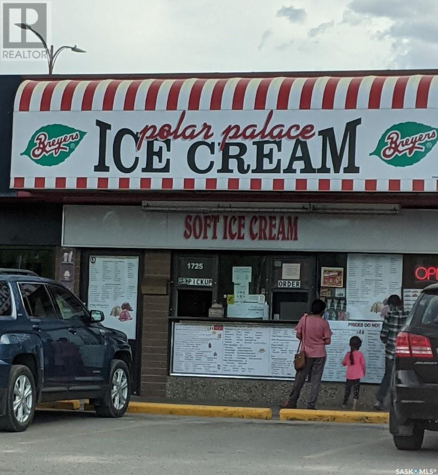 1725 Dewdney Avenue E, Regina, SK