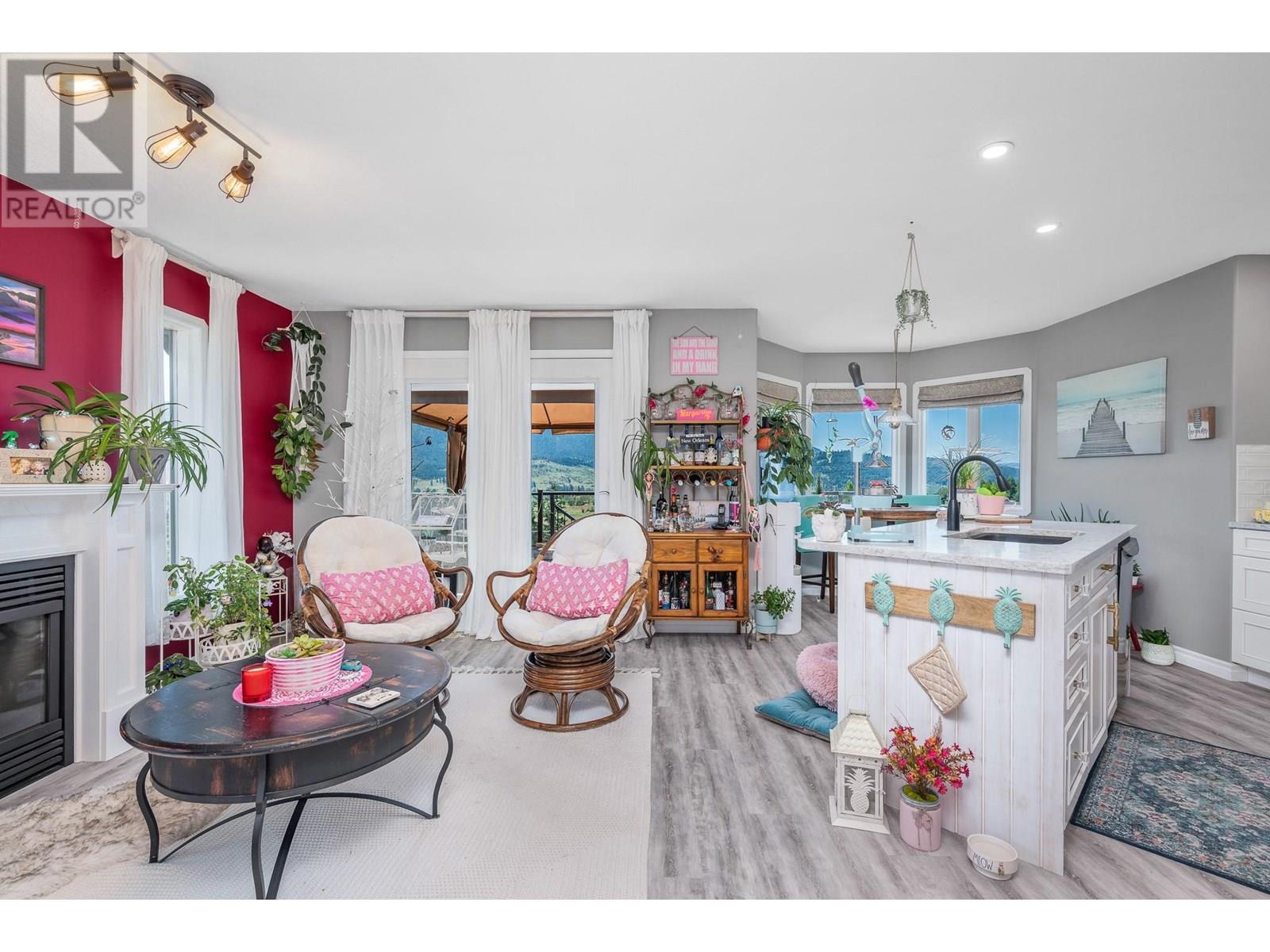 248 Scenic Drive, Coldstream, BC - Indoor Photo Showing Living Room With Fireplace