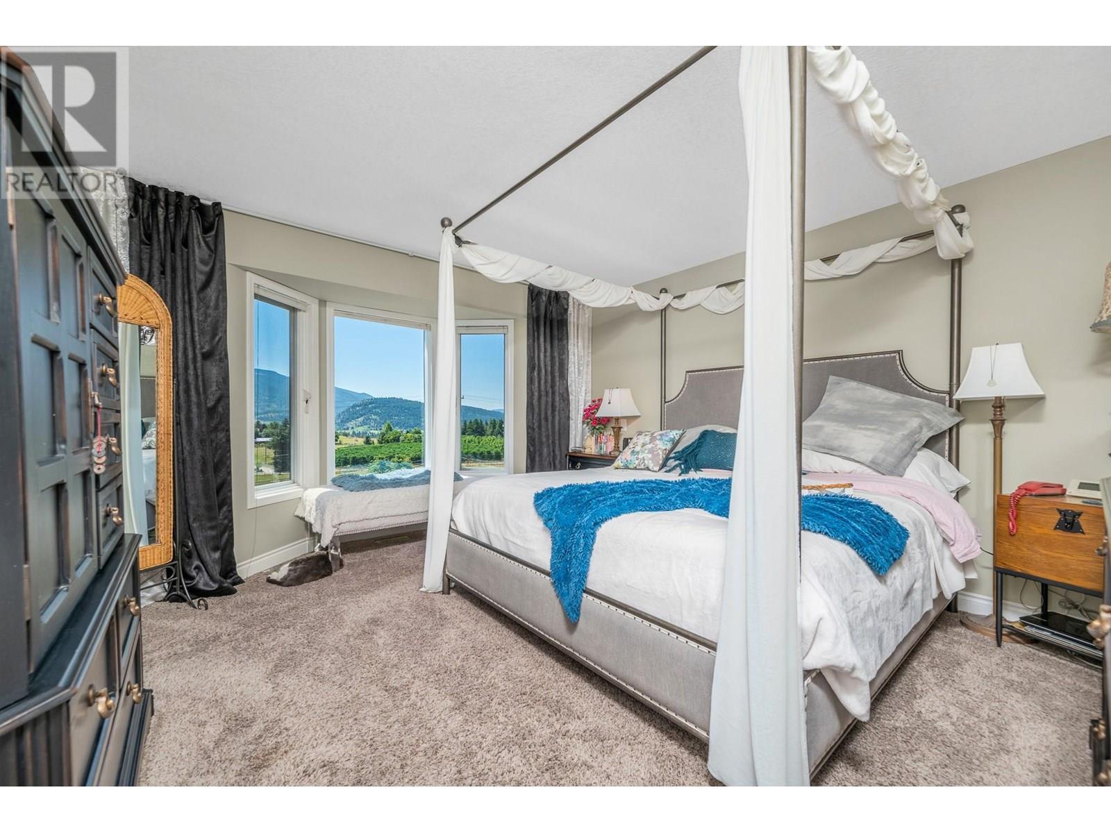 248 Scenic Drive, Coldstream, BC - Indoor Photo Showing Bedroom