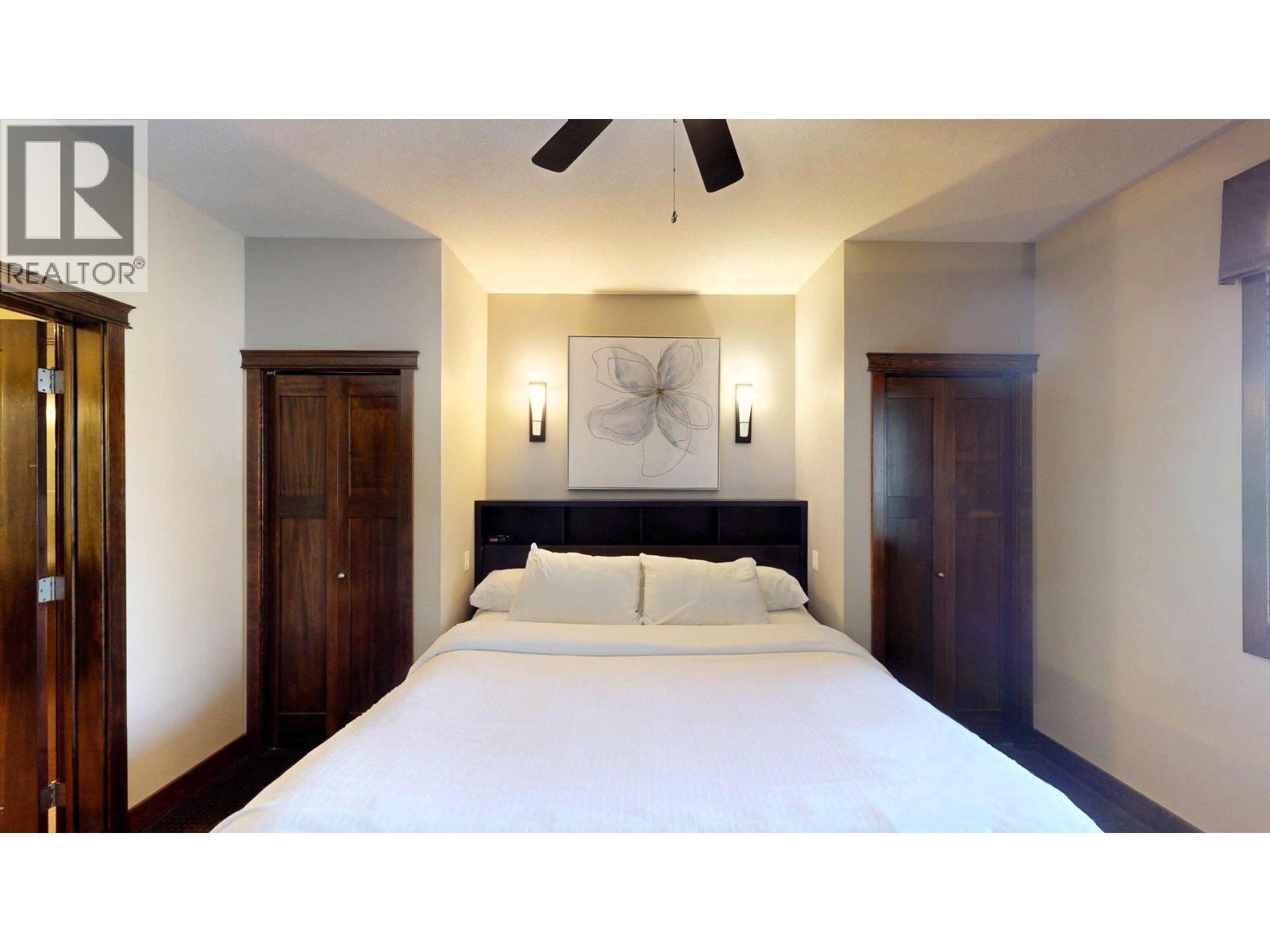 800 Bighorn Boulevard Unit# 825 E, Radium Hot Springs, BC - Indoor Photo Showing Bedroom