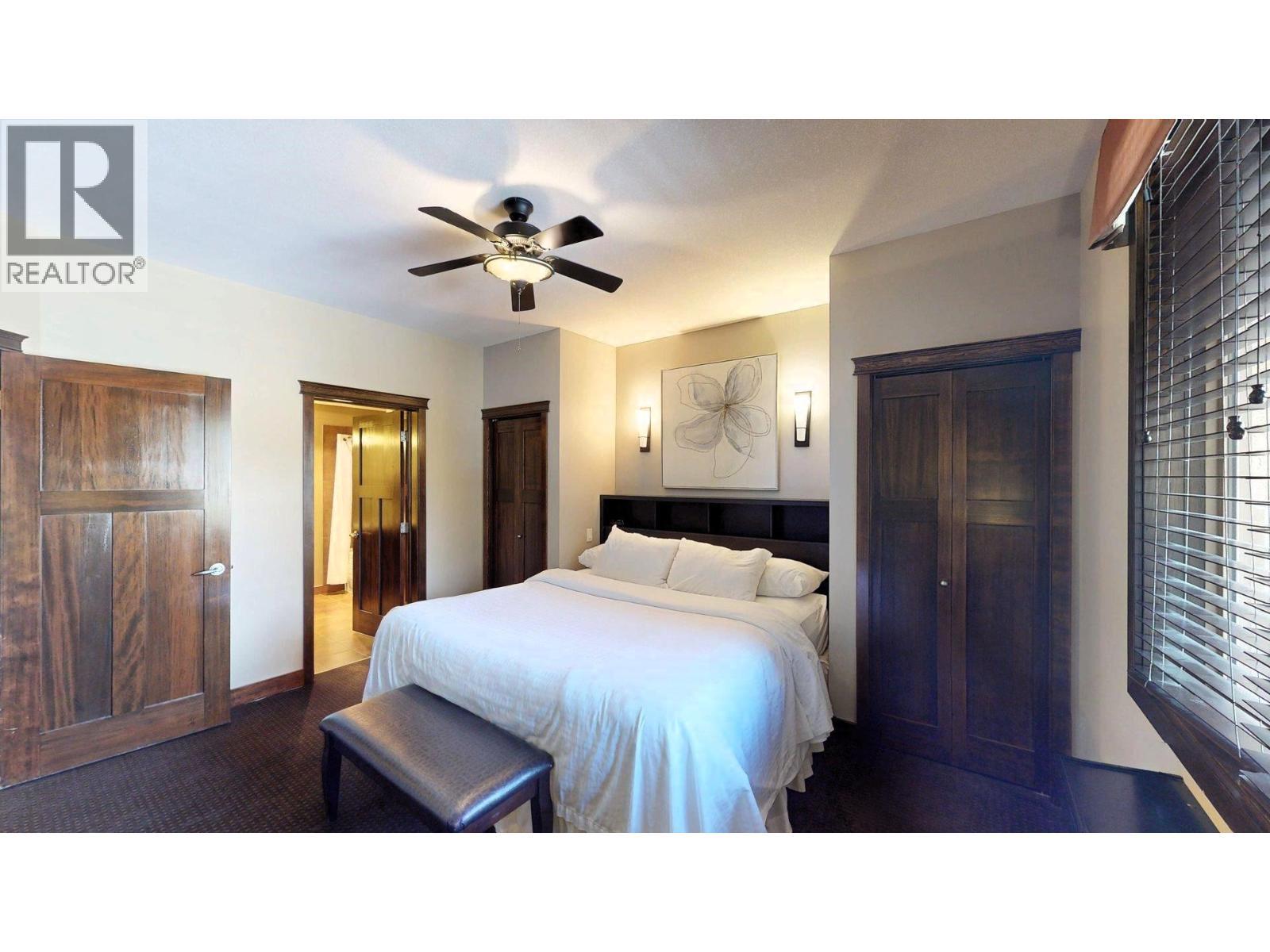 800 Bighorn Boulevard Unit# 825 E, Radium Hot Springs, BC - Indoor Photo Showing Bedroom