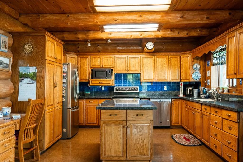 63 Lilypad Bay; I.R. 38A, Kenora, ON - Indoor Photo Showing Kitchen
