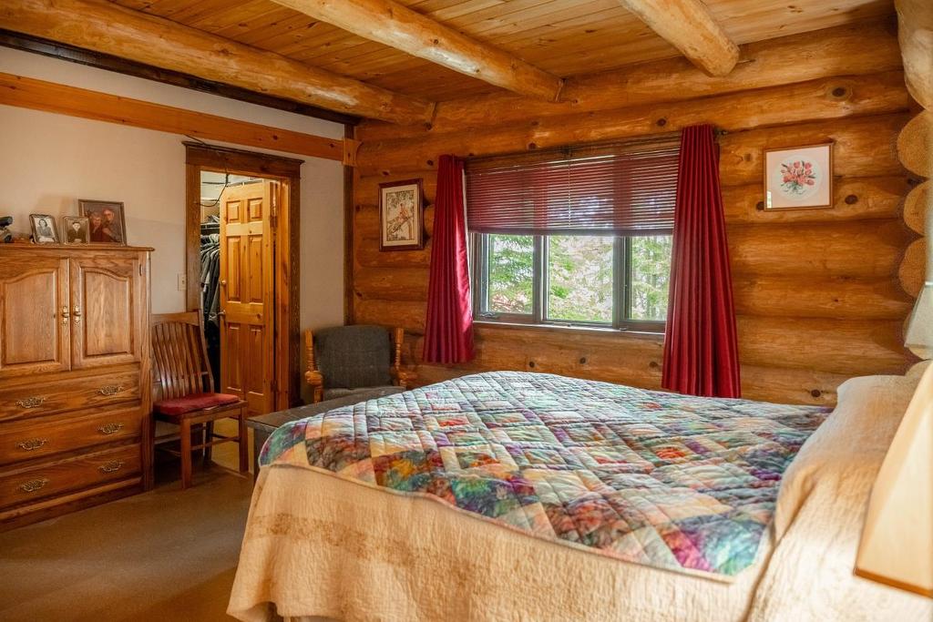 63 Lilypad Bay; I.R. 38A, Kenora, ON - Indoor Photo Showing Bedroom