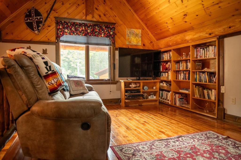 63 Lilypad Bay; I.R. 38A, Kenora, ON - Indoor