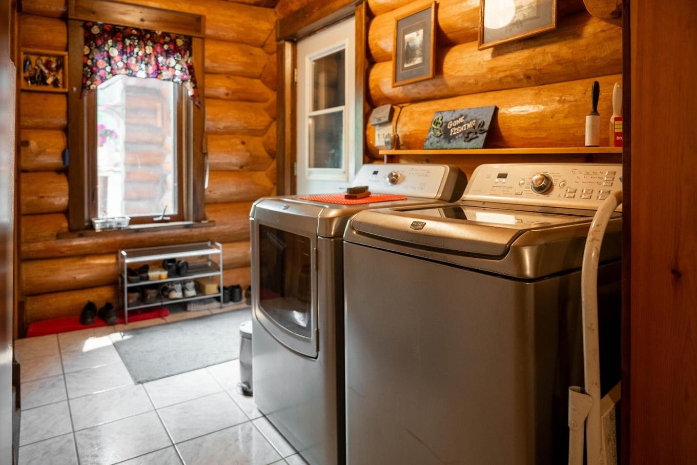 63 Lilypad Bay; I.R. 38A, Kenora, ON - Indoor Photo Showing Laundry Room