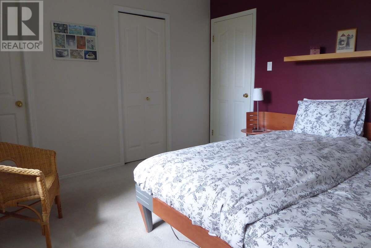 1510 Cedar Street, Golden, BC - Indoor Photo Showing Bedroom
