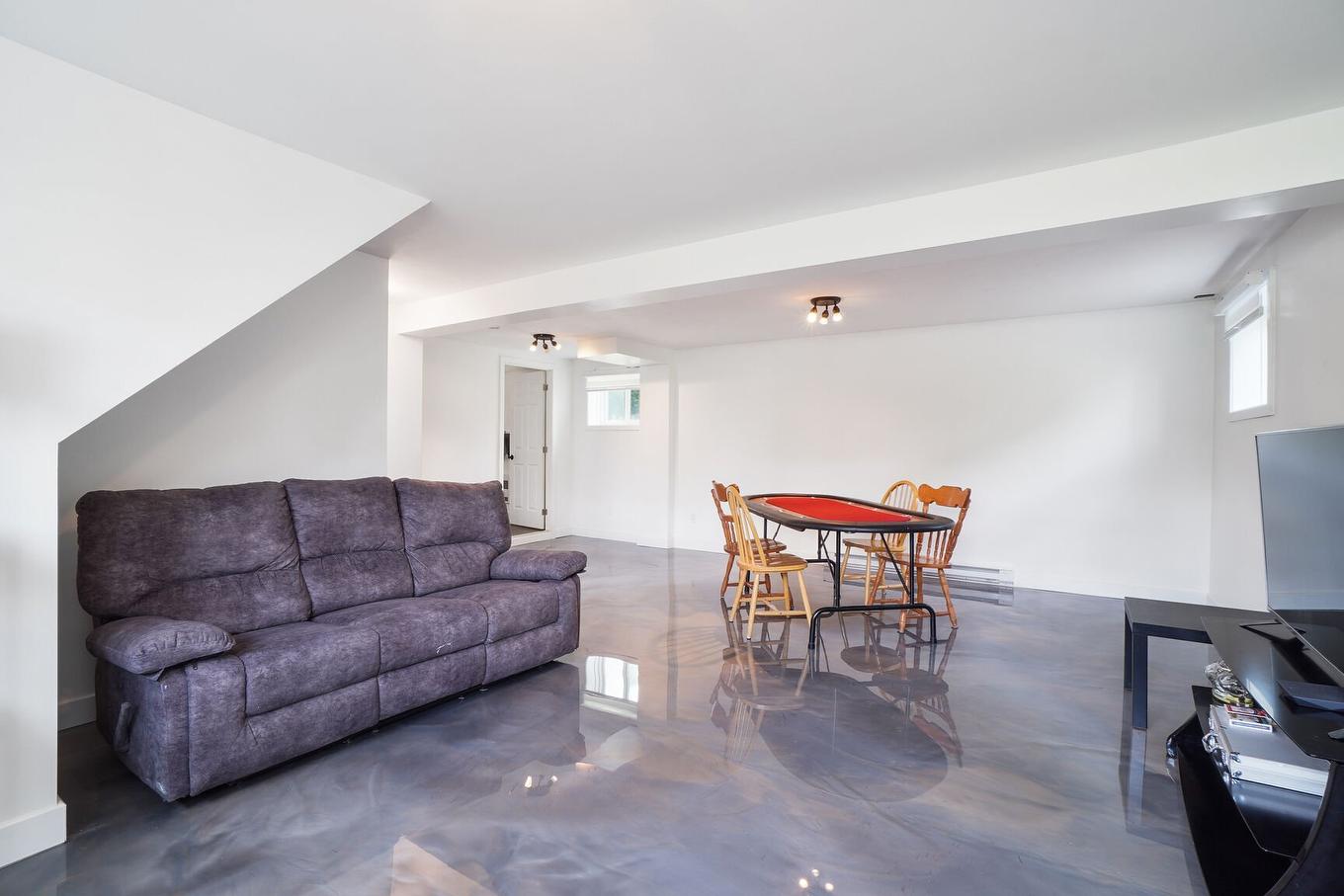 Salle familiale - 298 Rue De Milan, Saint-Eustache, QC - Indoor Photo Showing Living Room