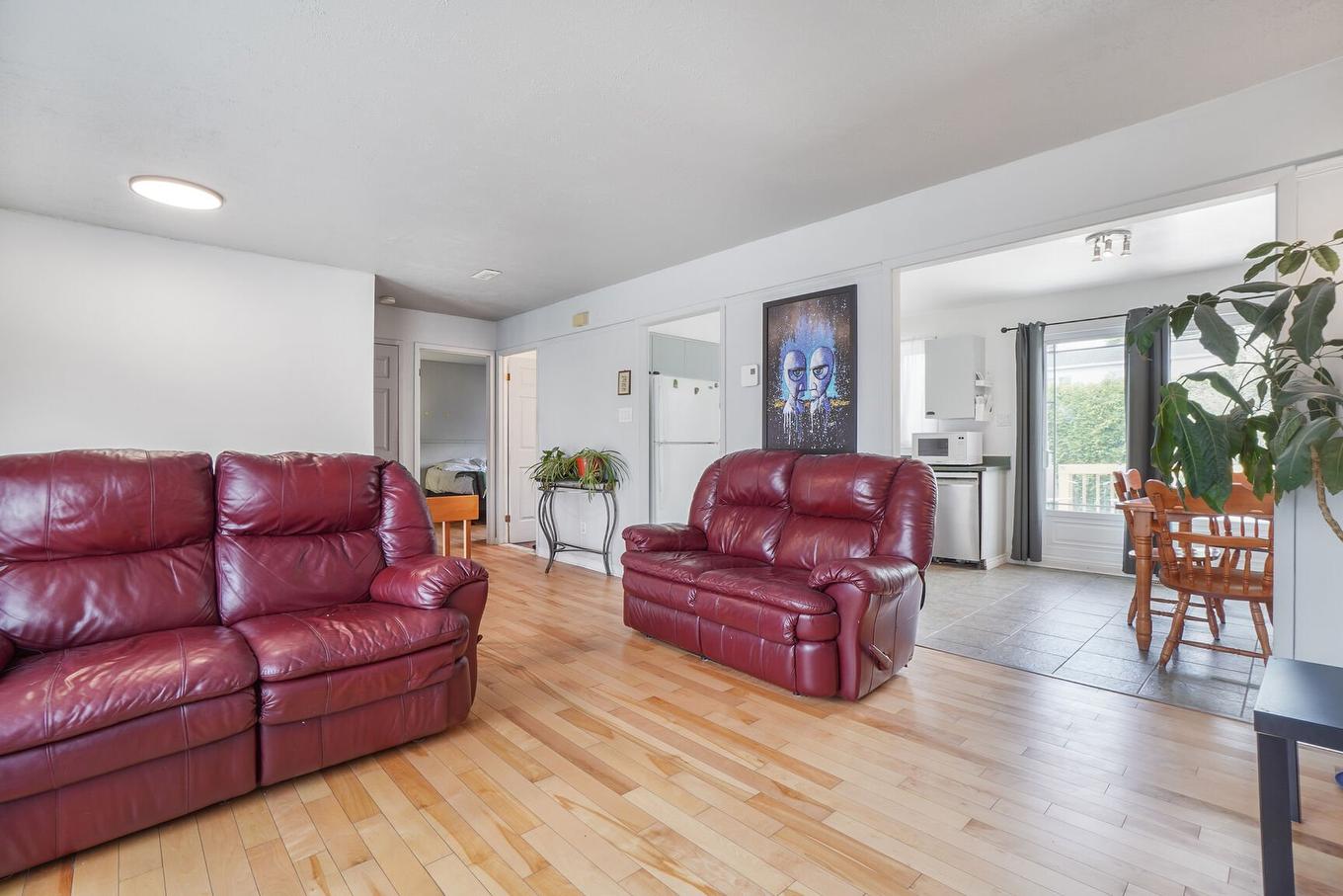Salon - 298 Rue De Milan, Saint-Eustache, QC - Indoor Photo Showing Living Room