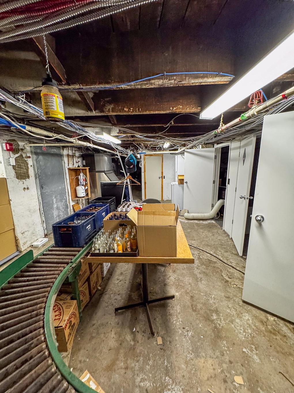 Basement - 5800 - 5804 Boul. St-Laurent, Montréal (Villeray/Saint-Michel/Parc-Extension), QC - Indoor Photo Showing Basement