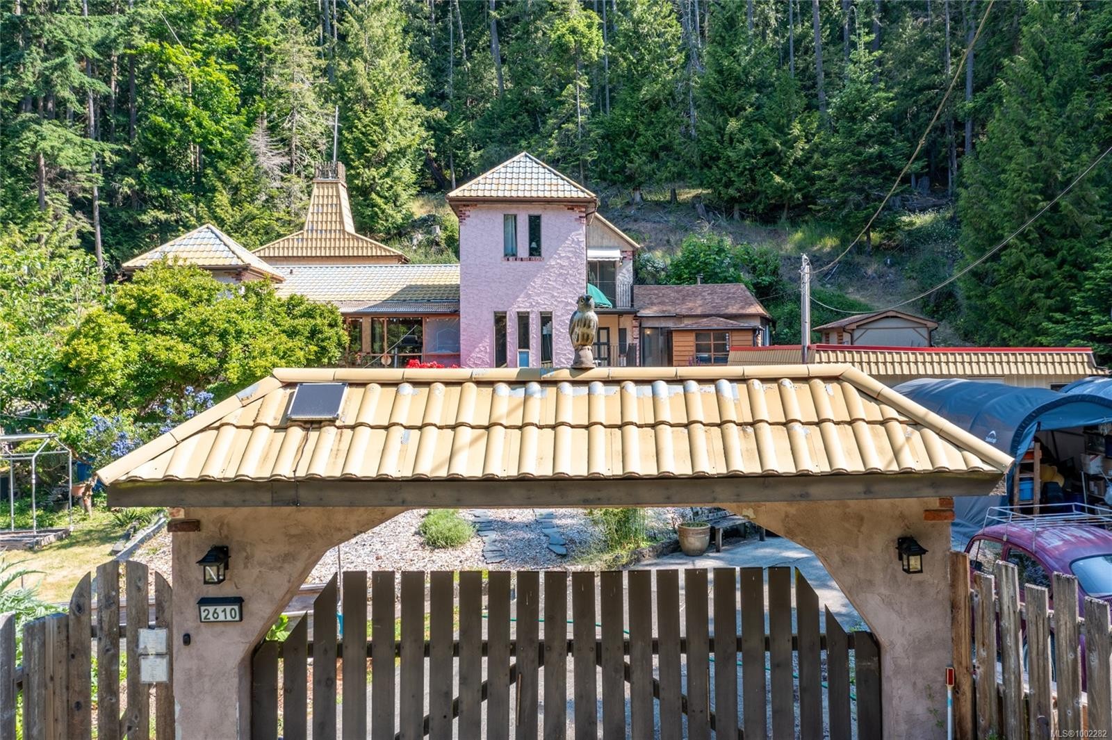 2610 Crowsnest Dr, Pender Island, BC