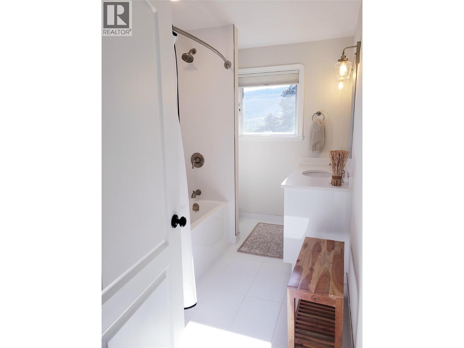 118 Sumac Ridge Drive, Summerland, BC - Indoor Photo Showing Other Room