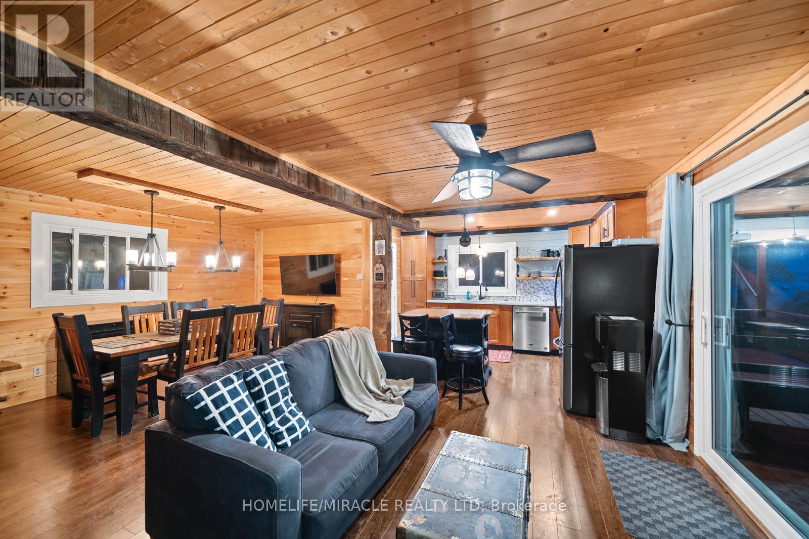 11278 Loyalist Parkway, Prince Edward County, ON - Indoor Photo Showing Other Room