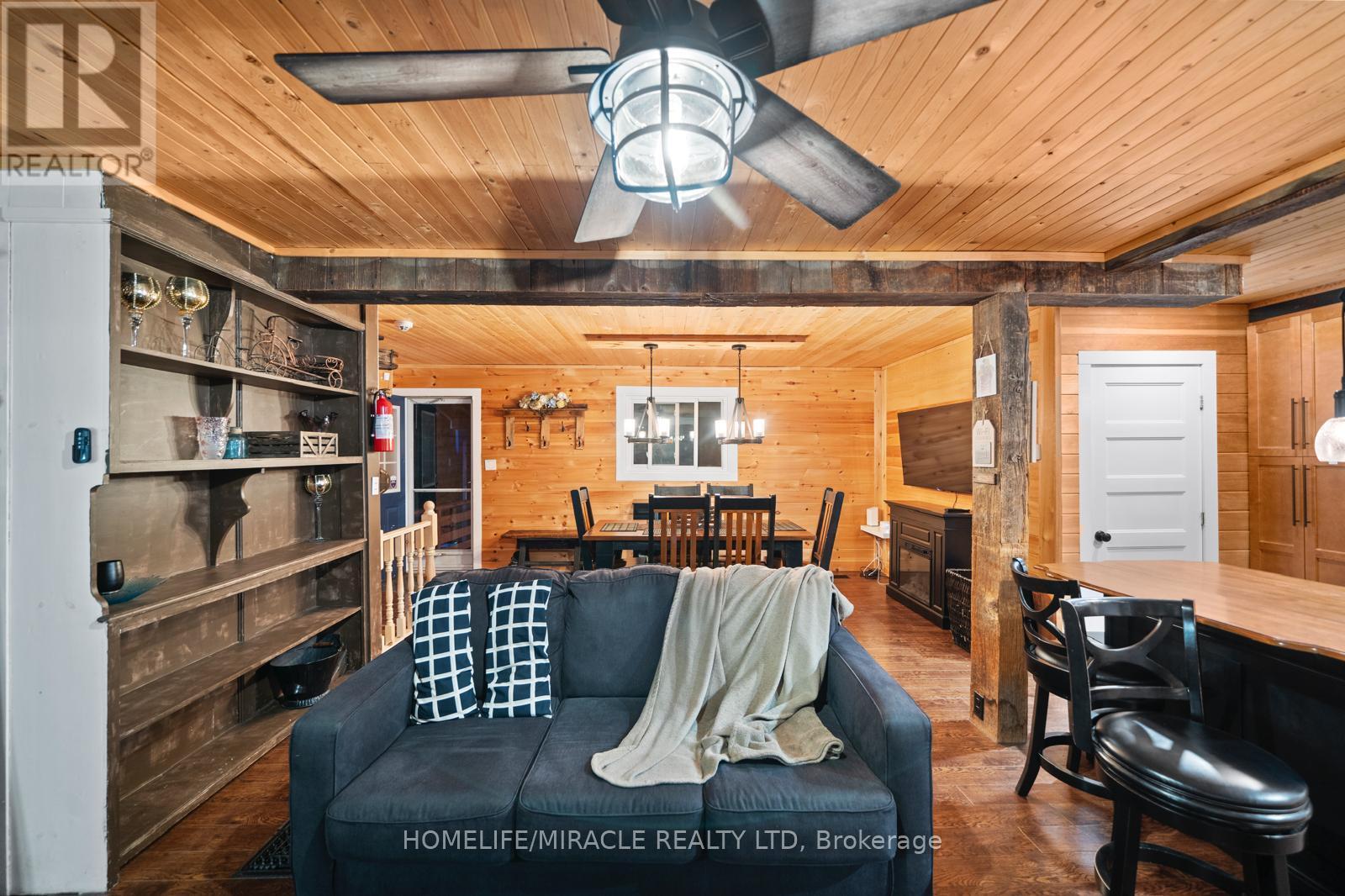 11278 Loyalist Parkway, Prince Edward County, ON - Indoor