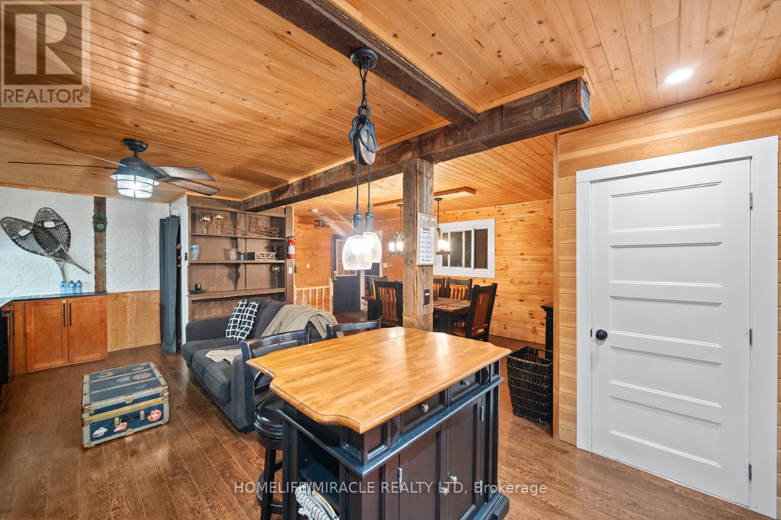 11278 Loyalist Parkway, Prince Edward County, ON - Indoor