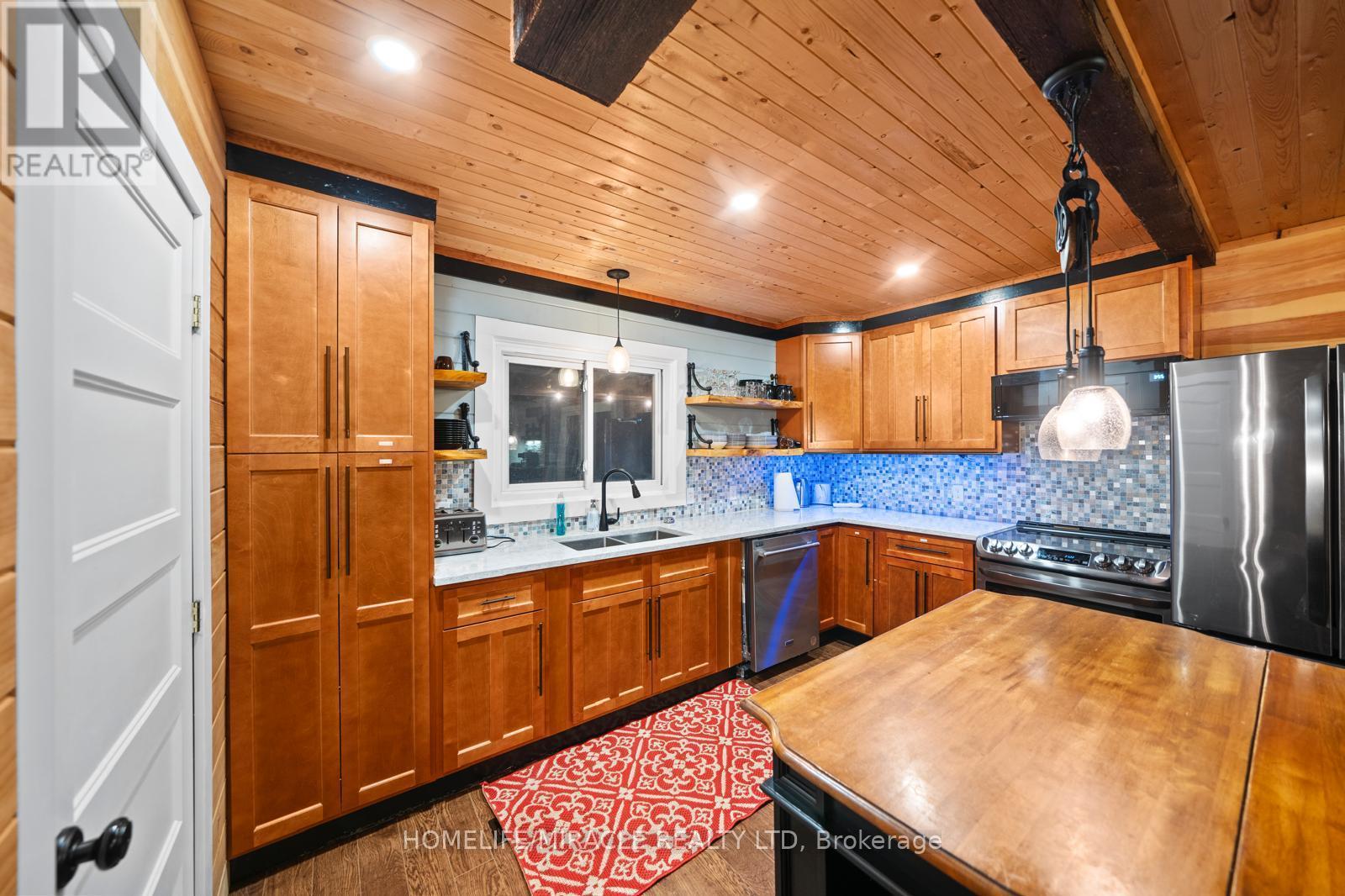 11278 Loyalist Parkway, Prince Edward County, ON - Indoor Photo Showing Kitchen With Double Sink